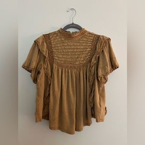 FREE PEOPLE mustard top. SIZE: EXTRA SMALL